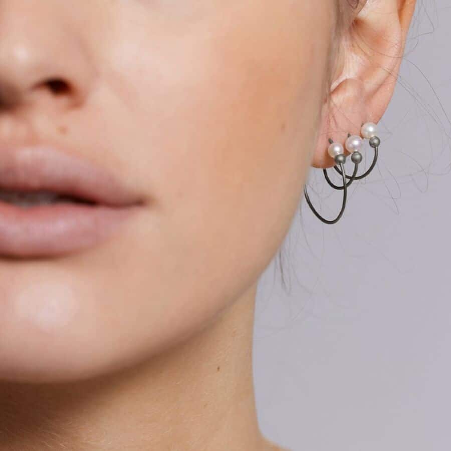 Earring<br> ELLY THREE grey sterling silver with bead (more colours)
