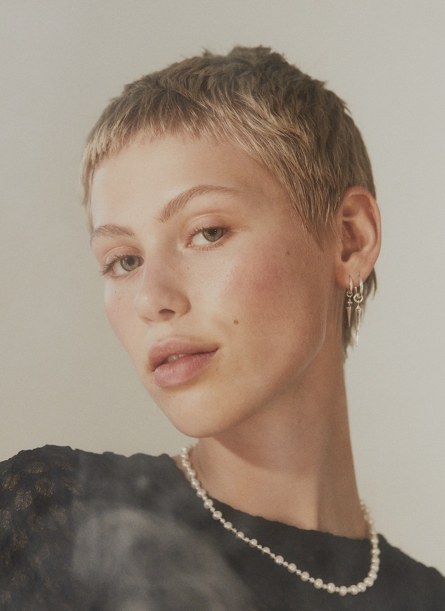 Necklace<br> NETRIO gold white pearl